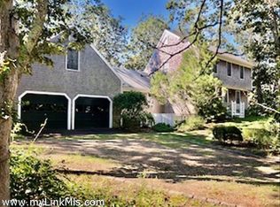 6 Willow Run, Edgartown, MA 02539