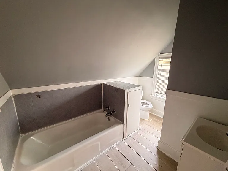 235 Bronson Ave — Photo 13