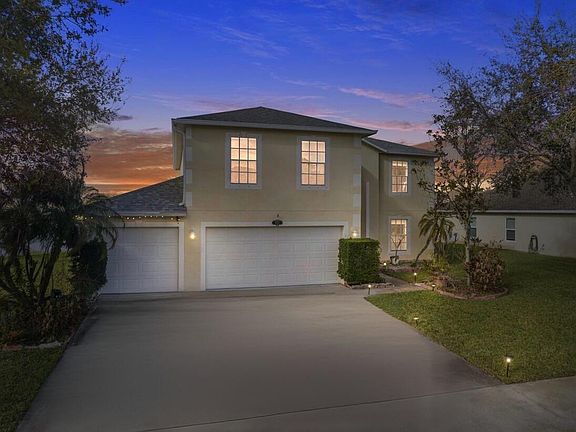 3rd image of 6052 Ridge Lake Circle