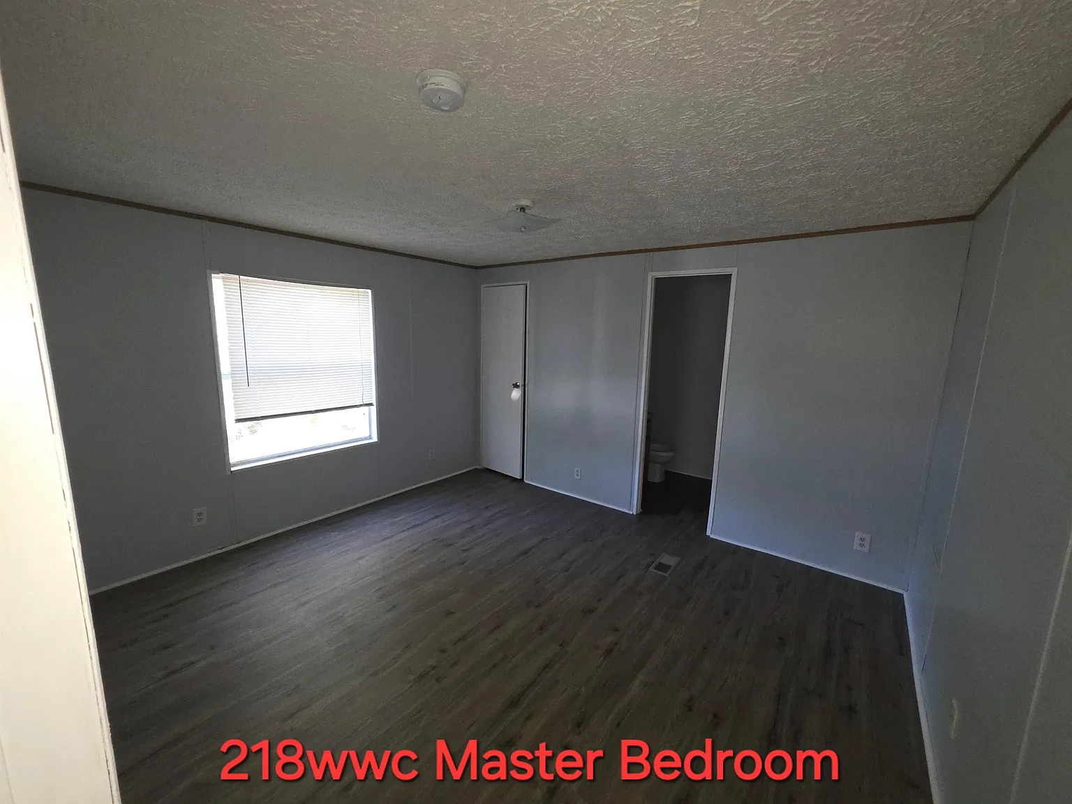 WWC218 — Photo 2