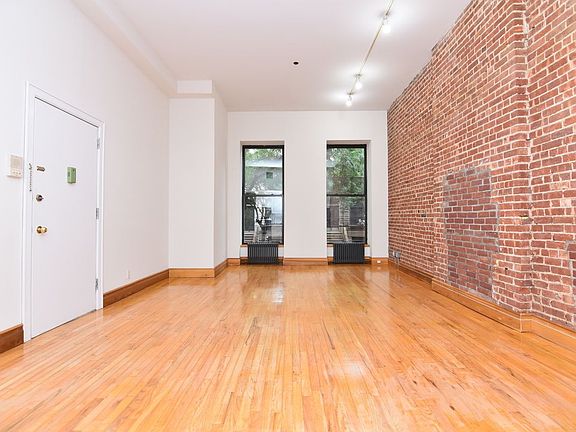 2nd image of 123 W 120th St APT 3