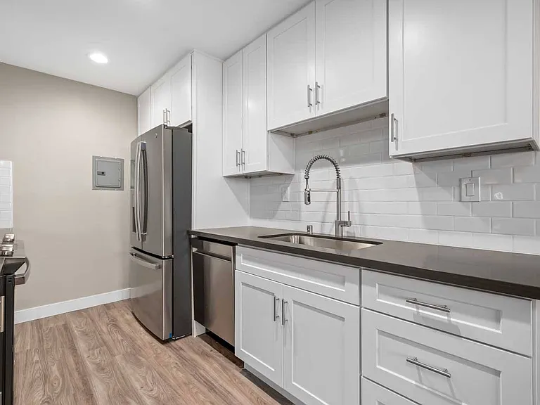 Los Robles Apartments — Photo 5
