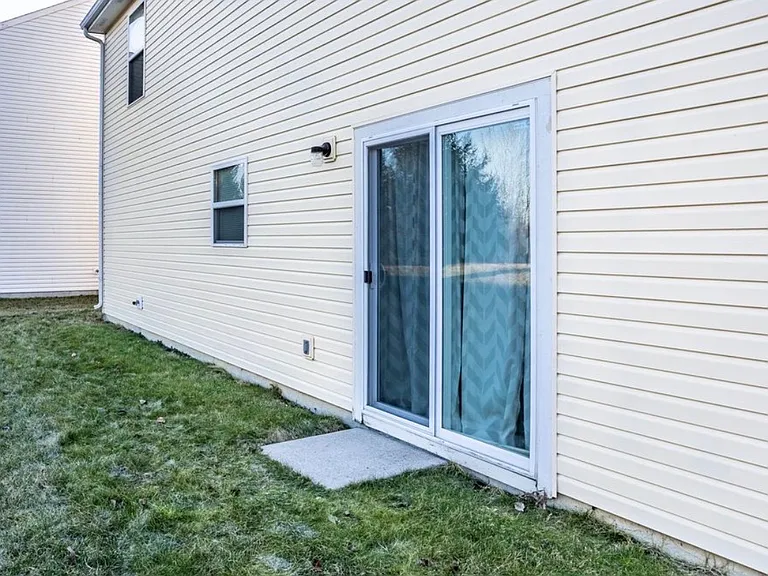 8348 Sotheby Dr — Photo 2