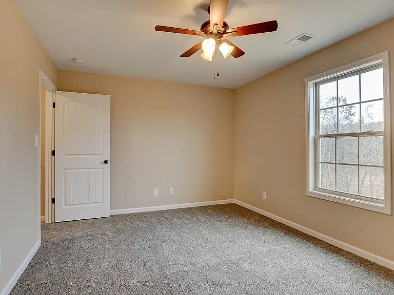 246 Fairview Ln #C — Photo 7