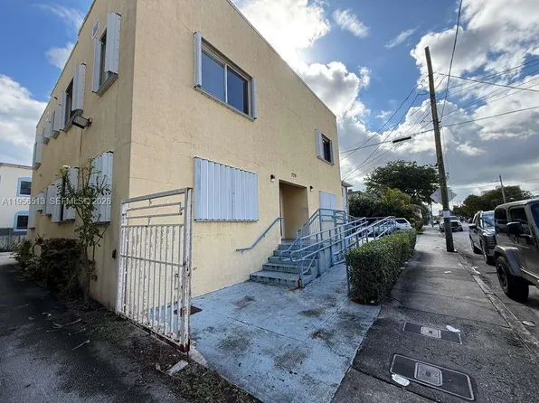 229 NW 10th Ave APT 4, Miami, FL 33128
