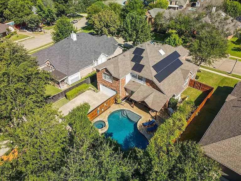 2410 Shorewood Ct — Photo 49