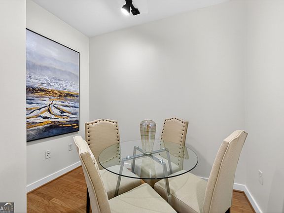 5th image of 3338 Peachtree Rd NE APT 705