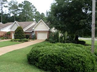 102 E Pointe Cv, Bainbridge, GA 39819
