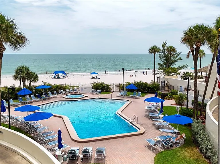 15000 Gulf Blvd #907 — Photo 2