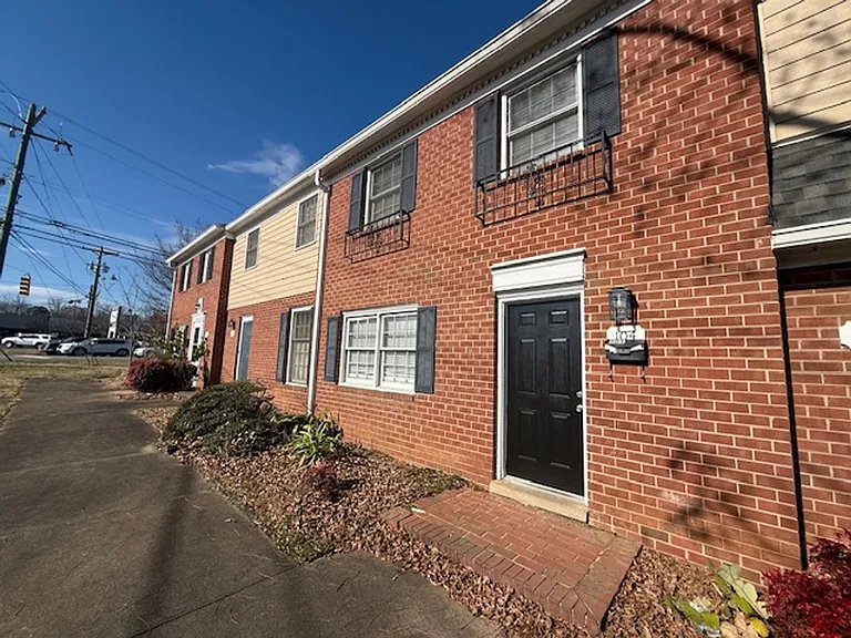 100-114 Ivey Rd — Photo 12