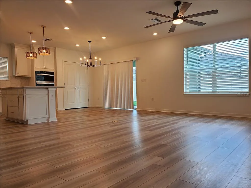 5 bed, 3.0 bath, 2597 sqft, $3,250 — Photo 3