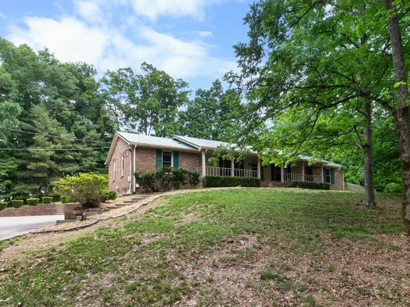 705 River Bend Dr, Clarksville, TN 37043