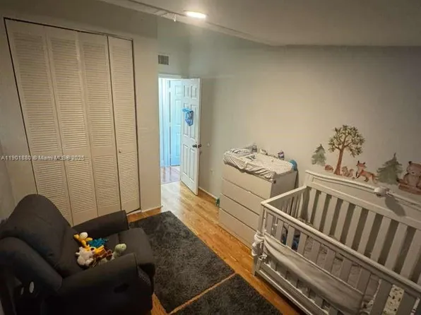 19416 NE 26th Ave APT 111B, Miami, FL 33180