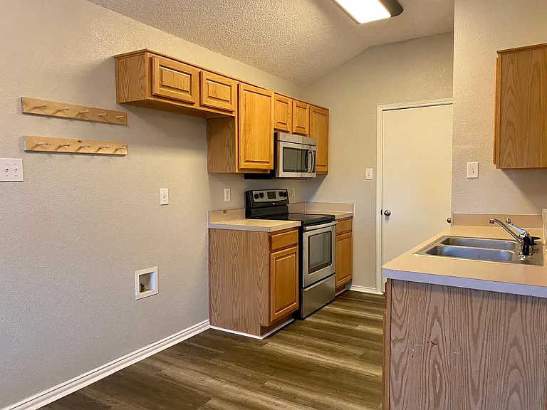 10252 Tustin Ter — Photo 19