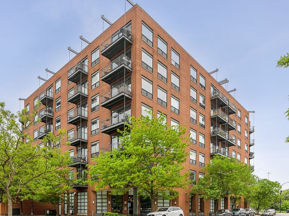 1st image of 859 W Erie St APT 304