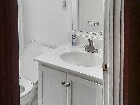 3rd image of 106 E Marshall St APT A