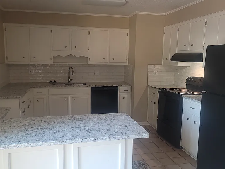 2605 Billings Rd — Photo 3