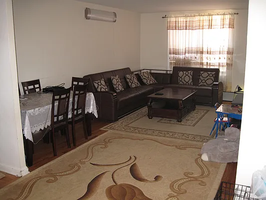 Rented by 18 REALTY | media 4