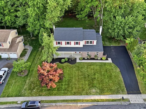 2461 Pine Cone Rd, Warrington, PA 18976