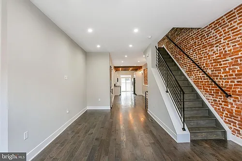 3118 W Montgomery Ave Photo 1