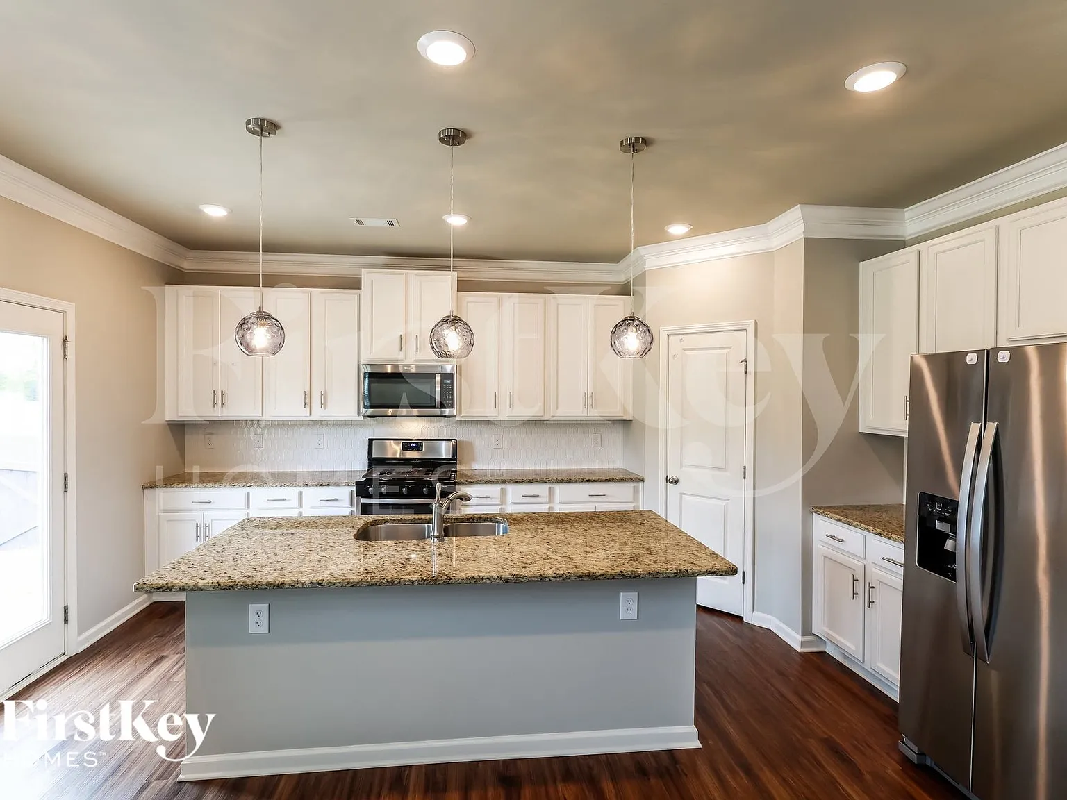 4 bed, 3.0 bath, 2878 sqft, $3,085 — Photo 4