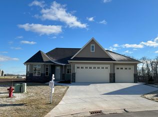1007 Gulfstream Ct, De Pere, WI 54115