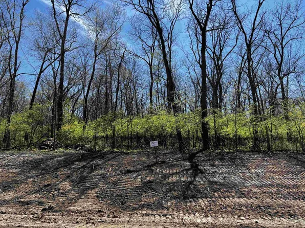 L8 East Hardwood Drive #8, Beloit, WI 53511