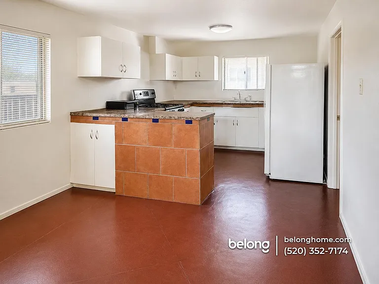 2128 E 9th St — Photo 6