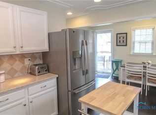 1229 Hugo St, Maumee, OH 43537