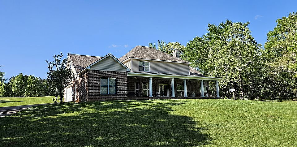 2nd image of 145 Thompson Rd
