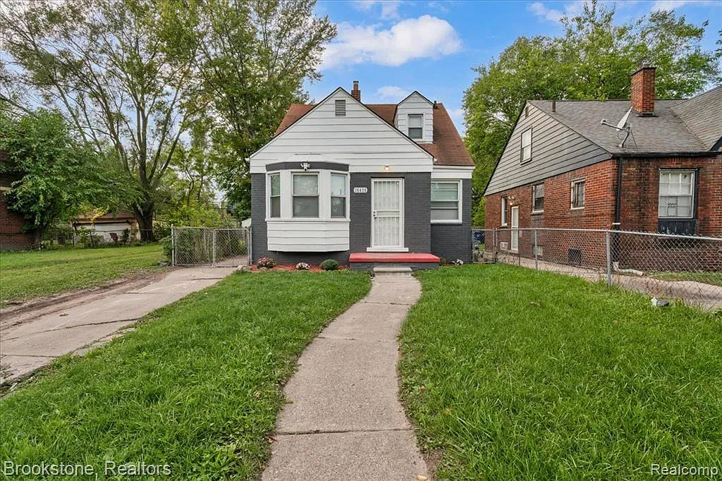 3 bed, 1.0 bath, 1666 sqft, $1,250 — Photo 1