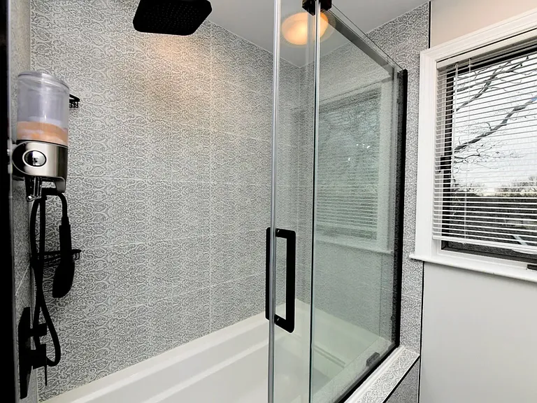 2nd floor Bath 2