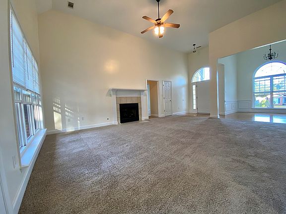 3rd image of 4862 Somerset Dr