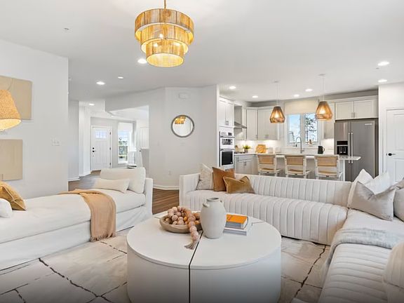 3rd image of 12 Emerald Run