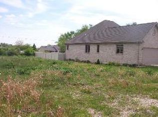 737 N 7th Ave, Addison, IL 60101