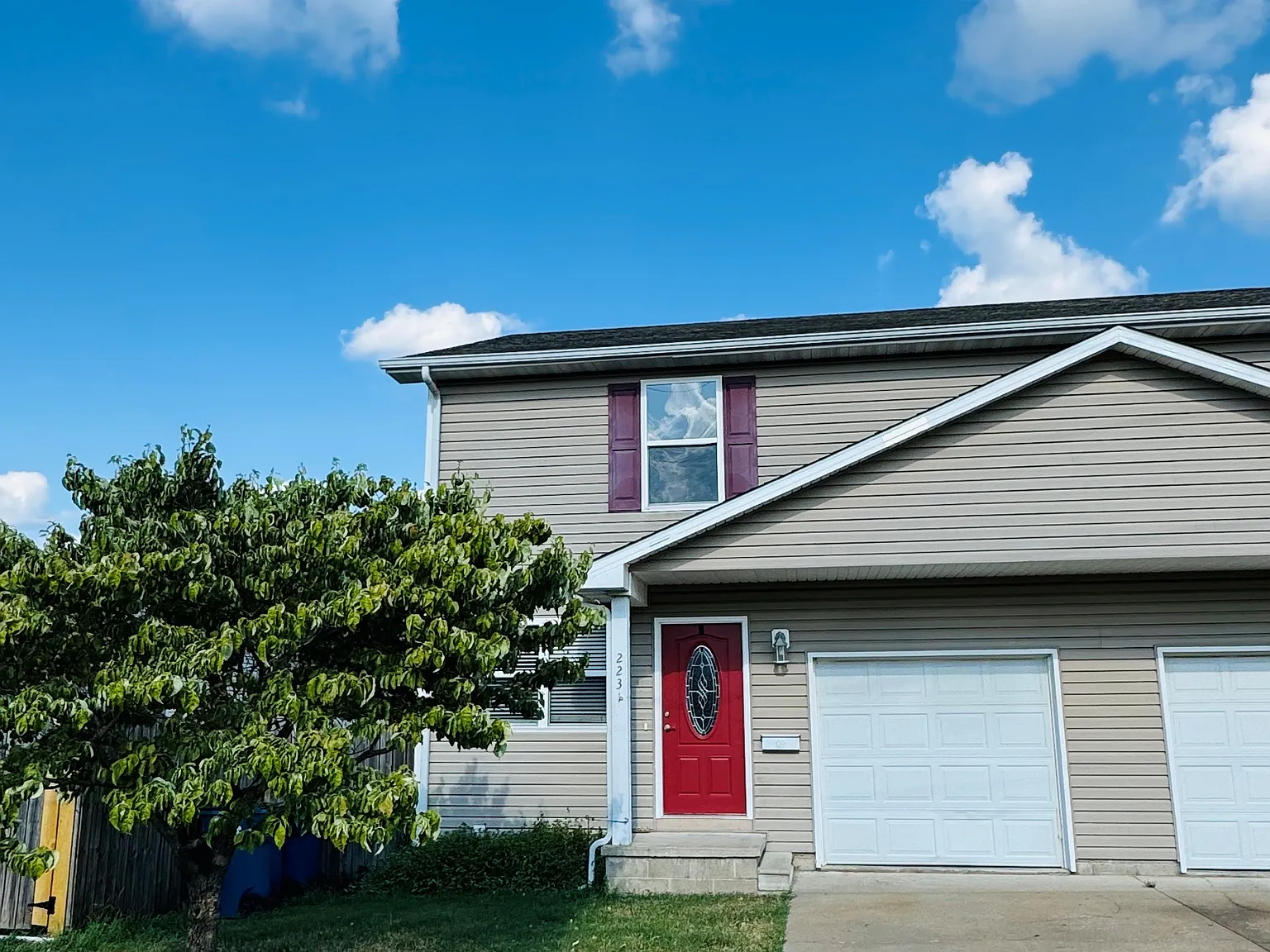 3 bed, 2.5 bath, 1475 sqft, $1,295 — Photo 2