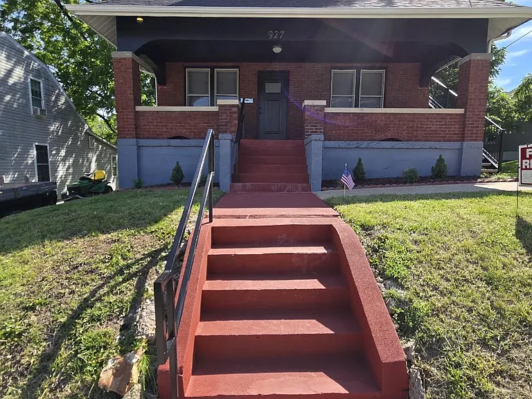 927 W High St #A — Photo 1