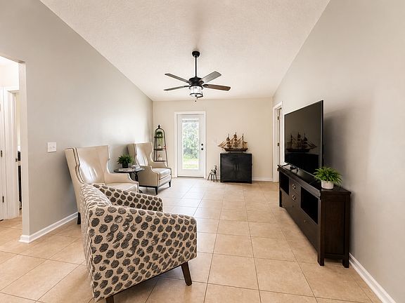 4th image of 96380 Commodore Point Dr