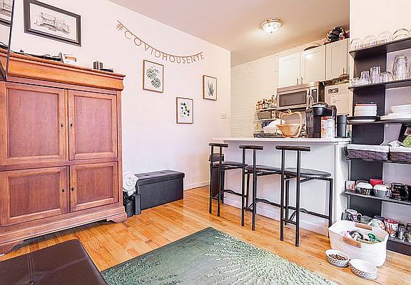 2nd image of 165 Mulberry St APT 10