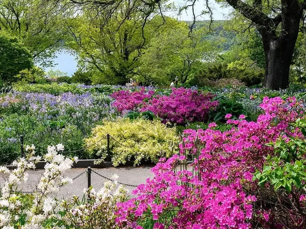 900 West 190th Street image 24 of 25