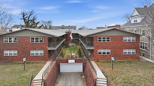 Floor plan Courtyard on Walnut - 926-1...