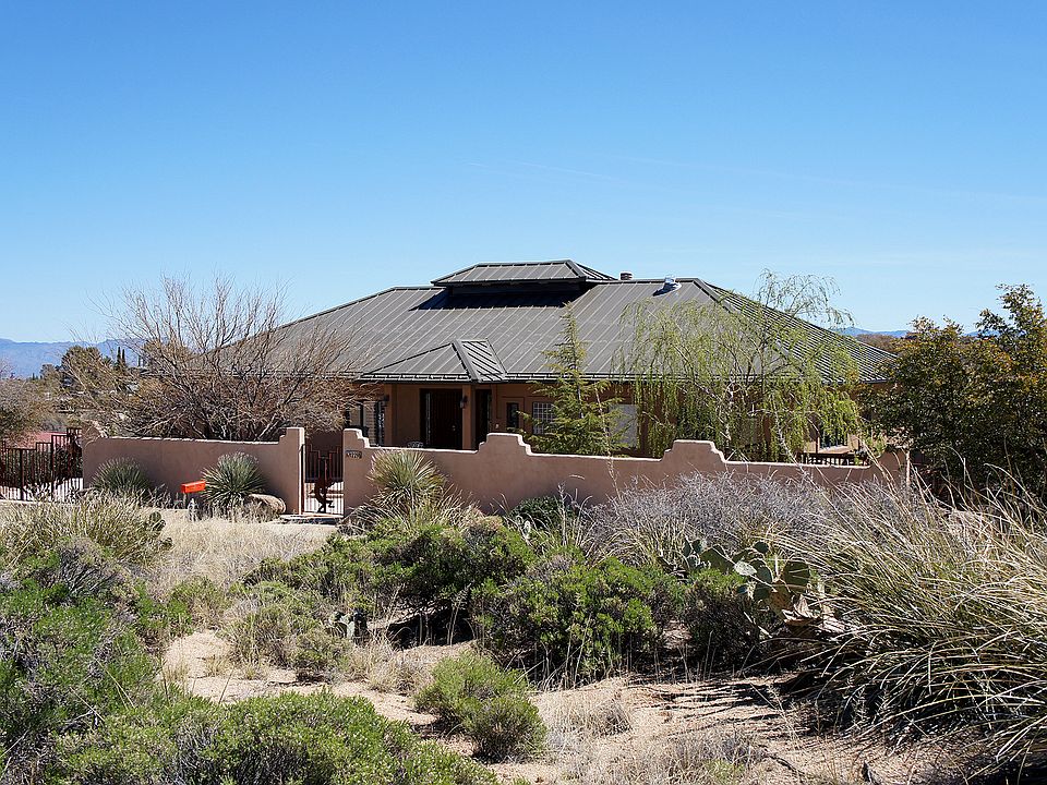 Stunning Custom Built Home on 1.25 Acres