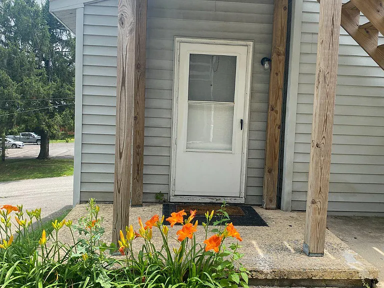 117 E High St — Photo 17
