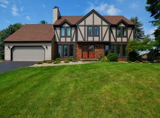 15 Hickory Point Ct, Forsyth, IL 62535
