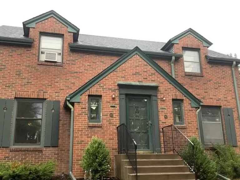 447 Fairview Ave S #447 — Photo 1