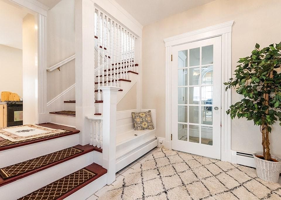 1st image of 15 Saint James St
