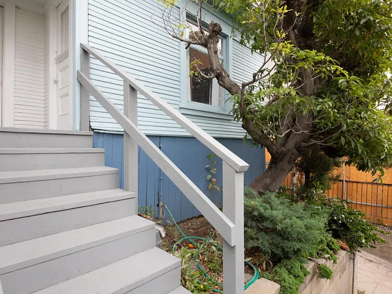 516 N Virgil Ave — Photo 16