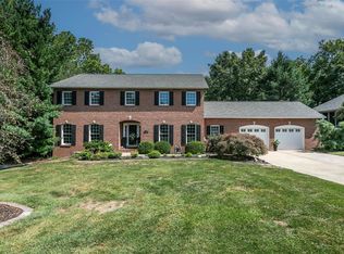 4008 Stoneledge Ct, Godfrey, IL 62035