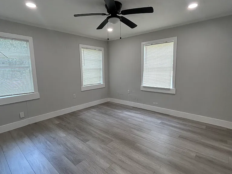 Belvedere Dr — Photo 14
