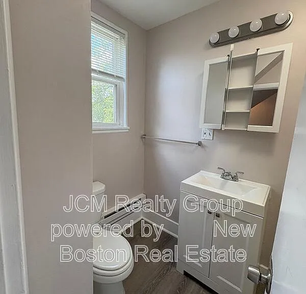 3 Sunderland St #U6 — Photo 13